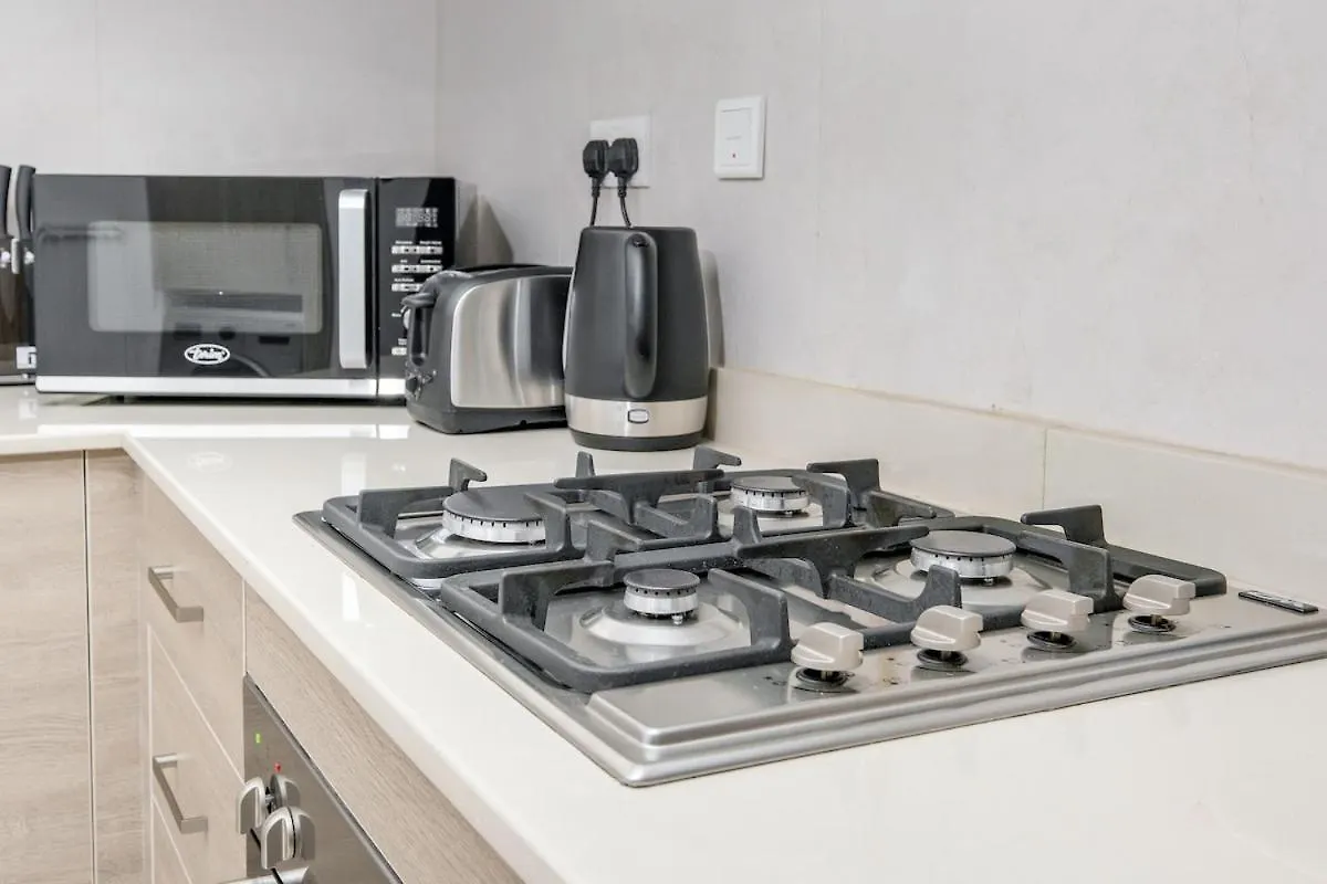 Serene 1-Bedroom Apartment For 4 In Business Bay Dubai