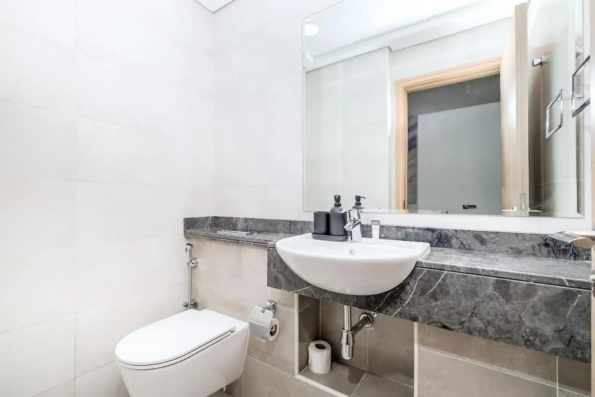Serene 1-Bedroom Apartment For 4 In Business Bay Dubai