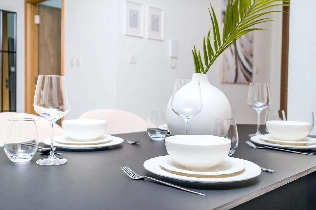 Serene 1-Bedroom Apartment For 4 In Business Bay Dubai