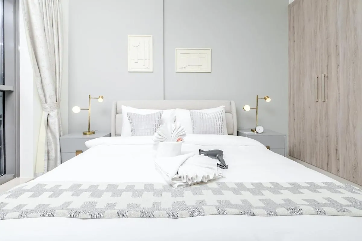 Serene 1-Bedroom Apartment For 4 In Business Bay Dubai