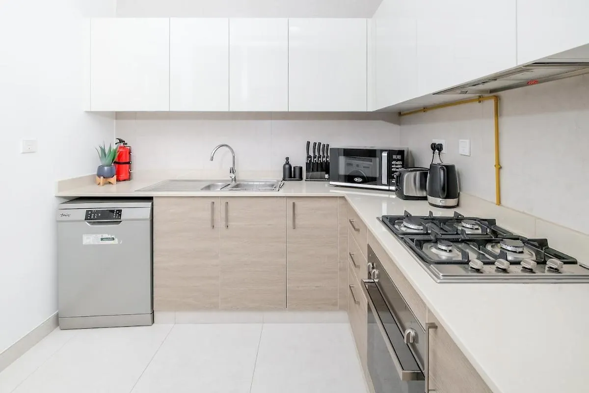Serene 1-Bedroom Apartment For 4 In Business Bay Dubai