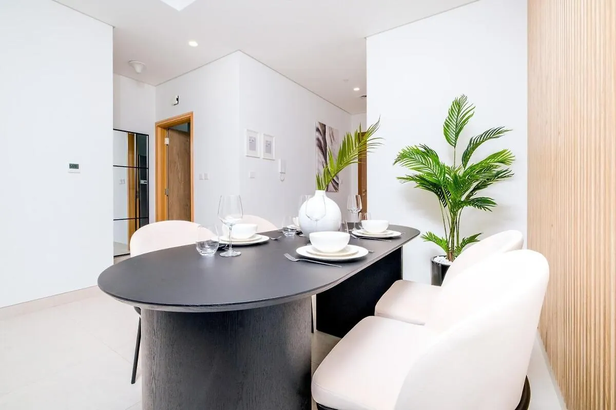 Serene 1-Bedroom Apartment For 4 In Business Bay Dubai